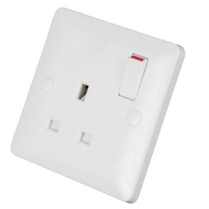 MK Base 13A 1 Gang Switched Socket White